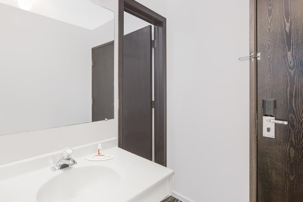 Days Inn By Wyndham יורק מראה חיצוני תמונה