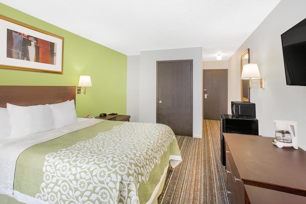 Days Inn By Wyndham יורק מראה חיצוני תמונה